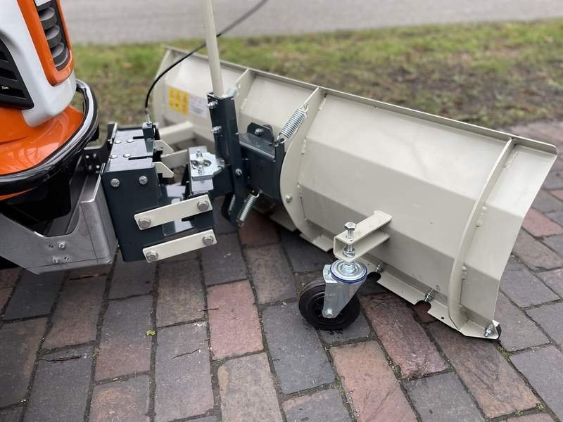 STIHL Rasentraktor RT 5097 – inkl. Schneeschild – Bild 6